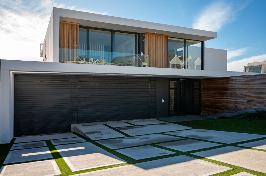 6 Bedroom Property for Sale in Myburgh Park Western Cape